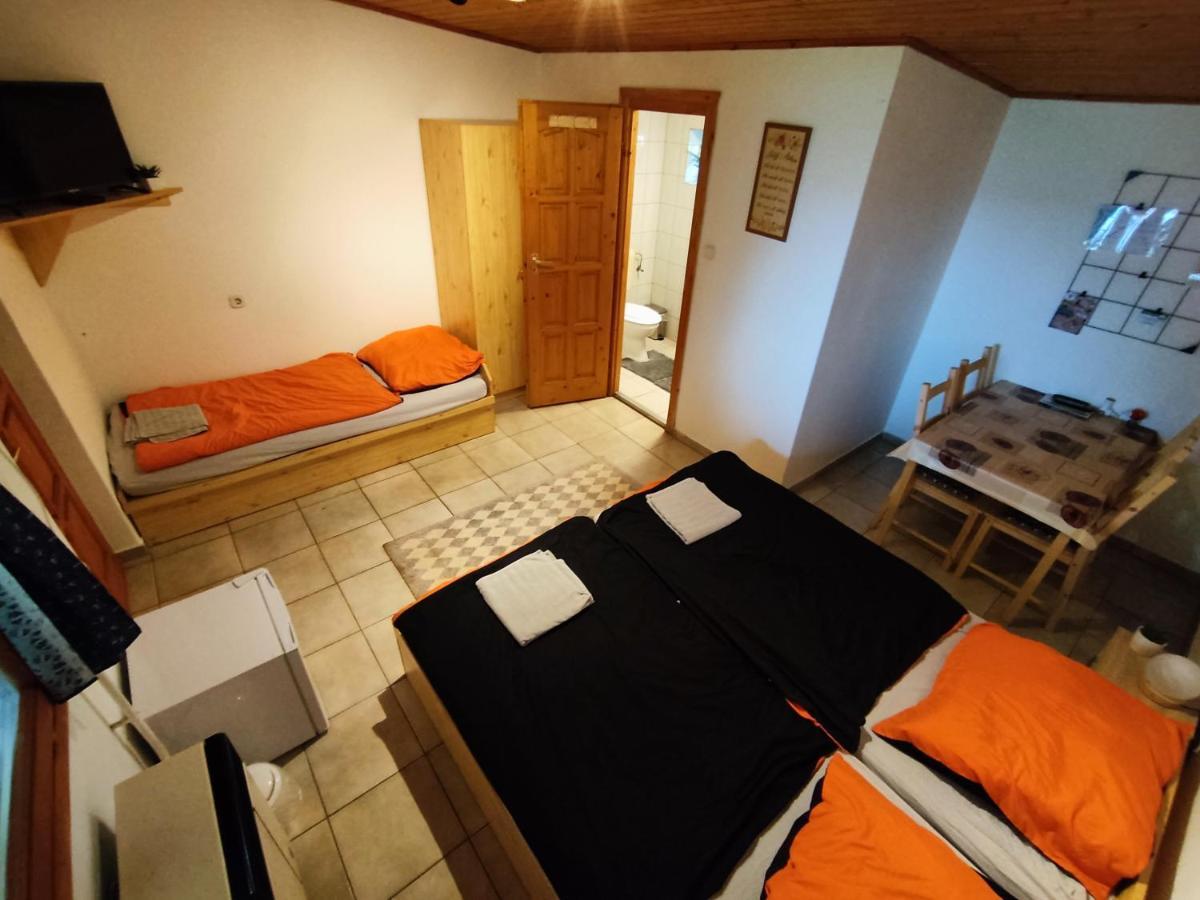 Suello Feszek Apartman Appartement Tiszafüred Buitenkant foto
