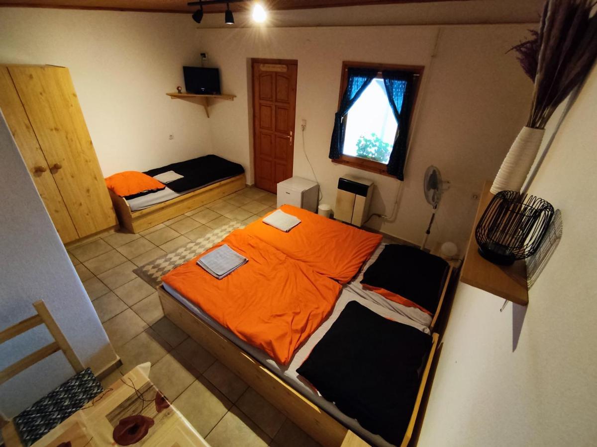 Suello Feszek Apartman Appartement Tiszafüred Buitenkant foto