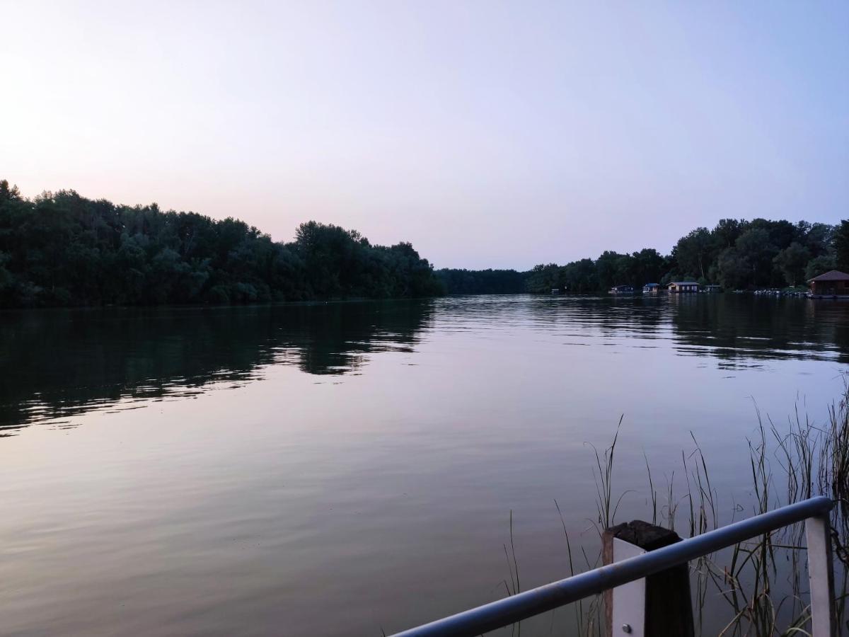 Suello Feszek Apartman Appartement Tiszafüred Buitenkant foto